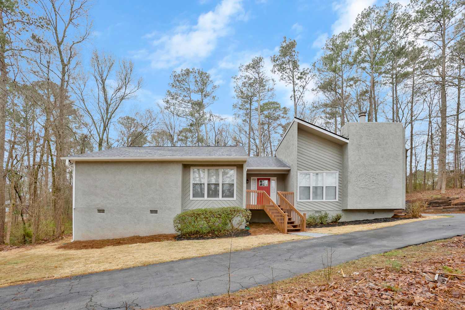 Front of 100 Lookout Way, Stockbridge, GA