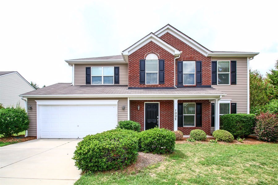 1002 Bridleside Dr, Indian Trail photo 1