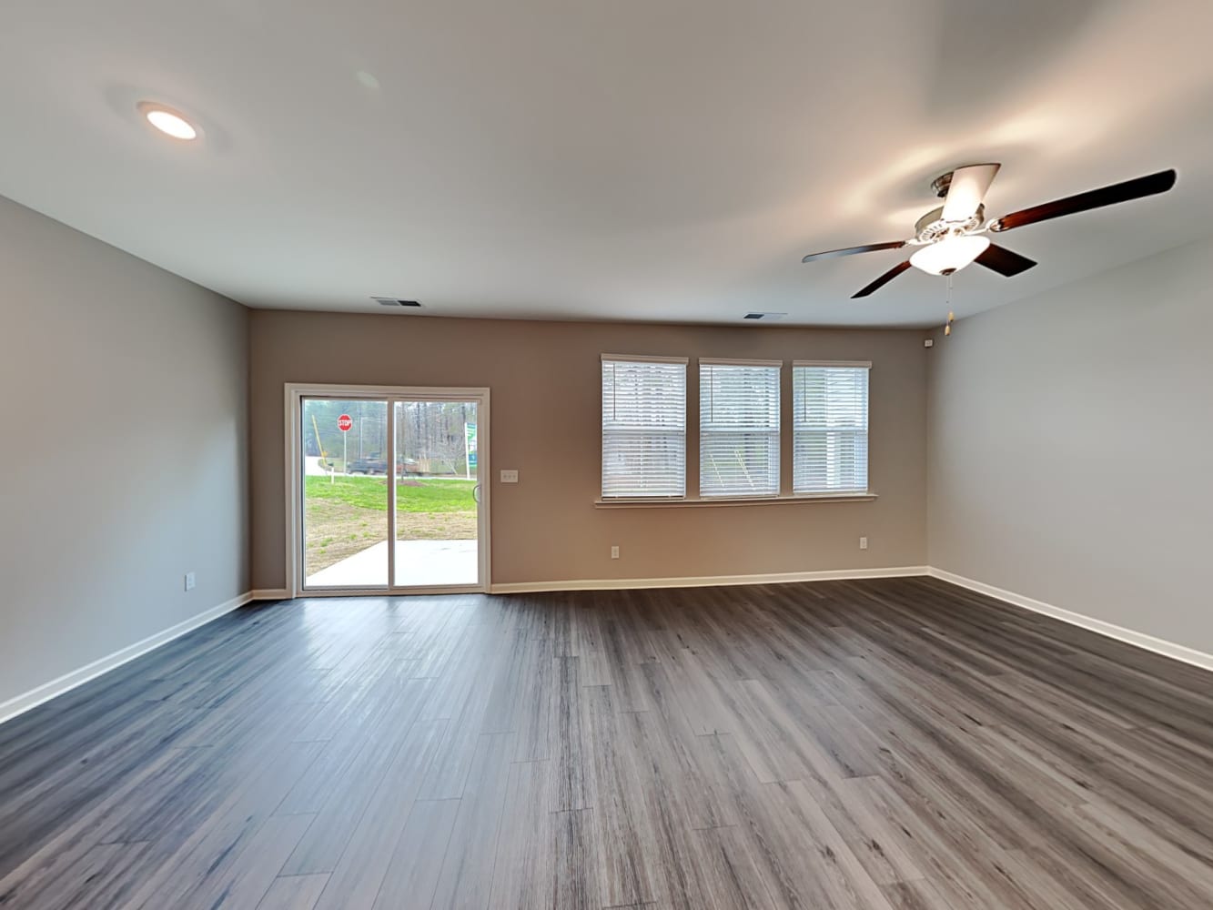 101 Webster Cir, Holly Springs photo 4