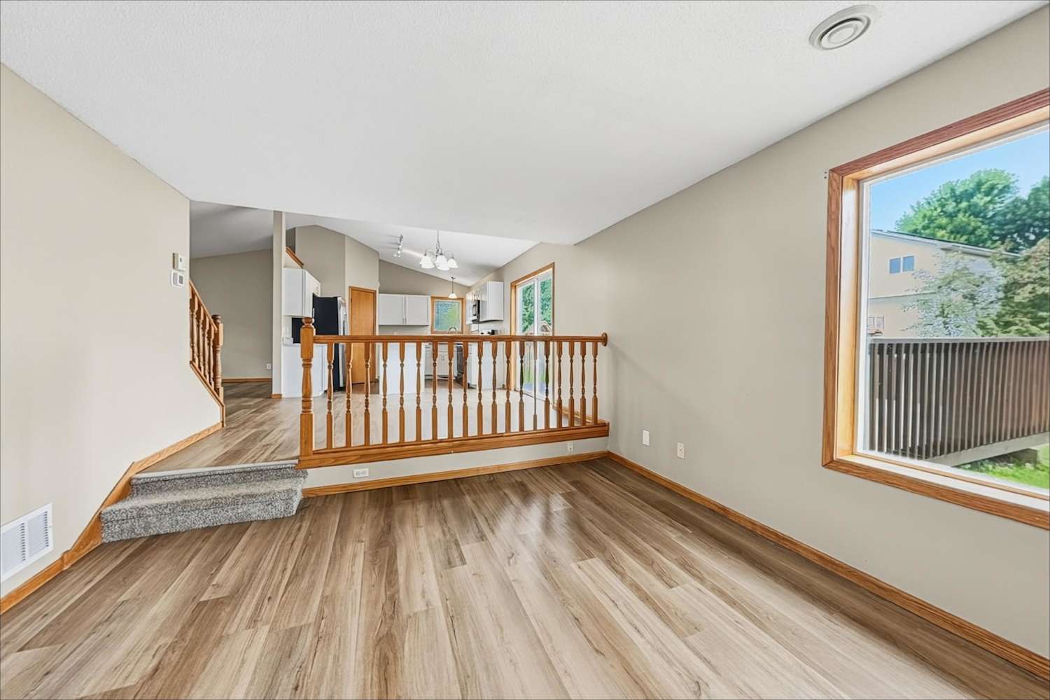 10128 45th Pl NE, Saint Michael photo 9