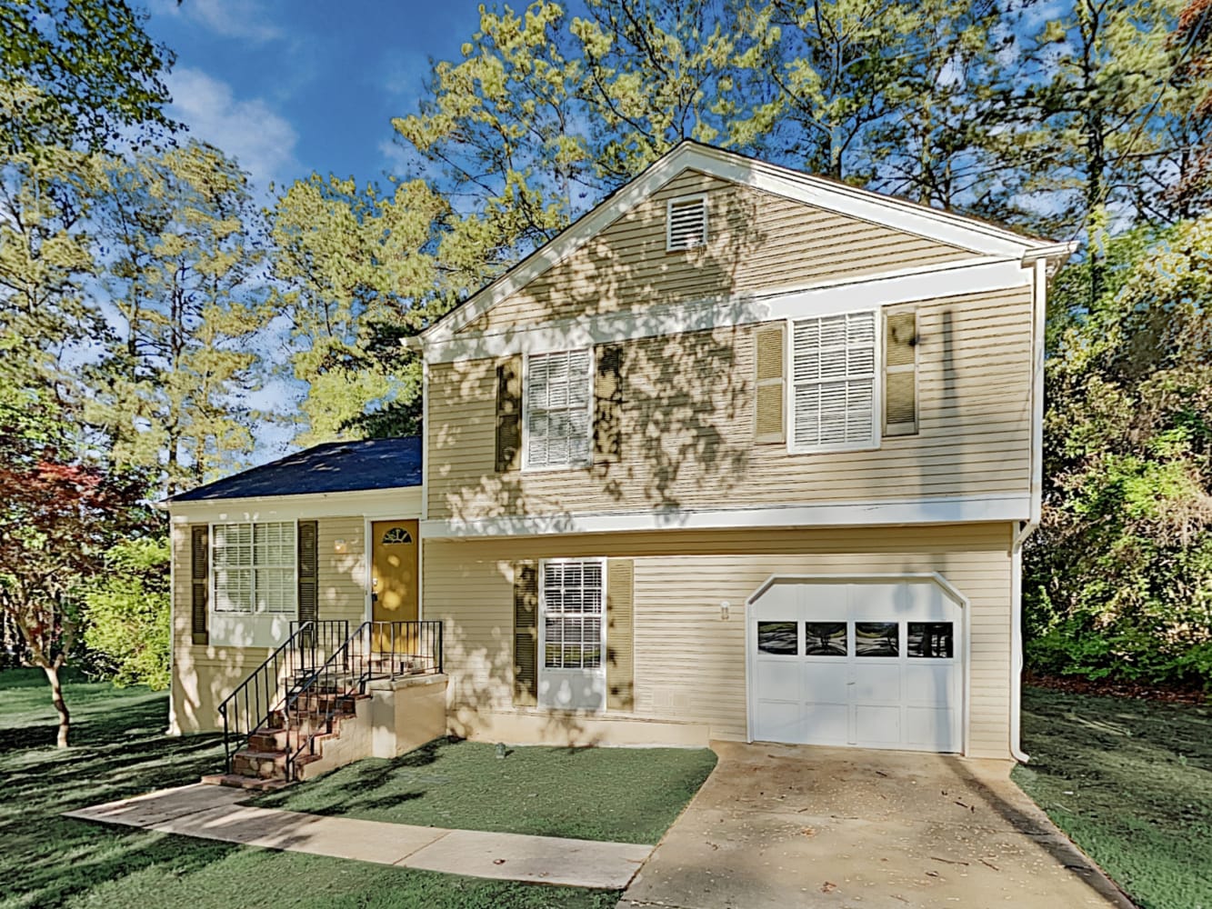Front of 10140 Rillridge Ct, Alpharetta, GA