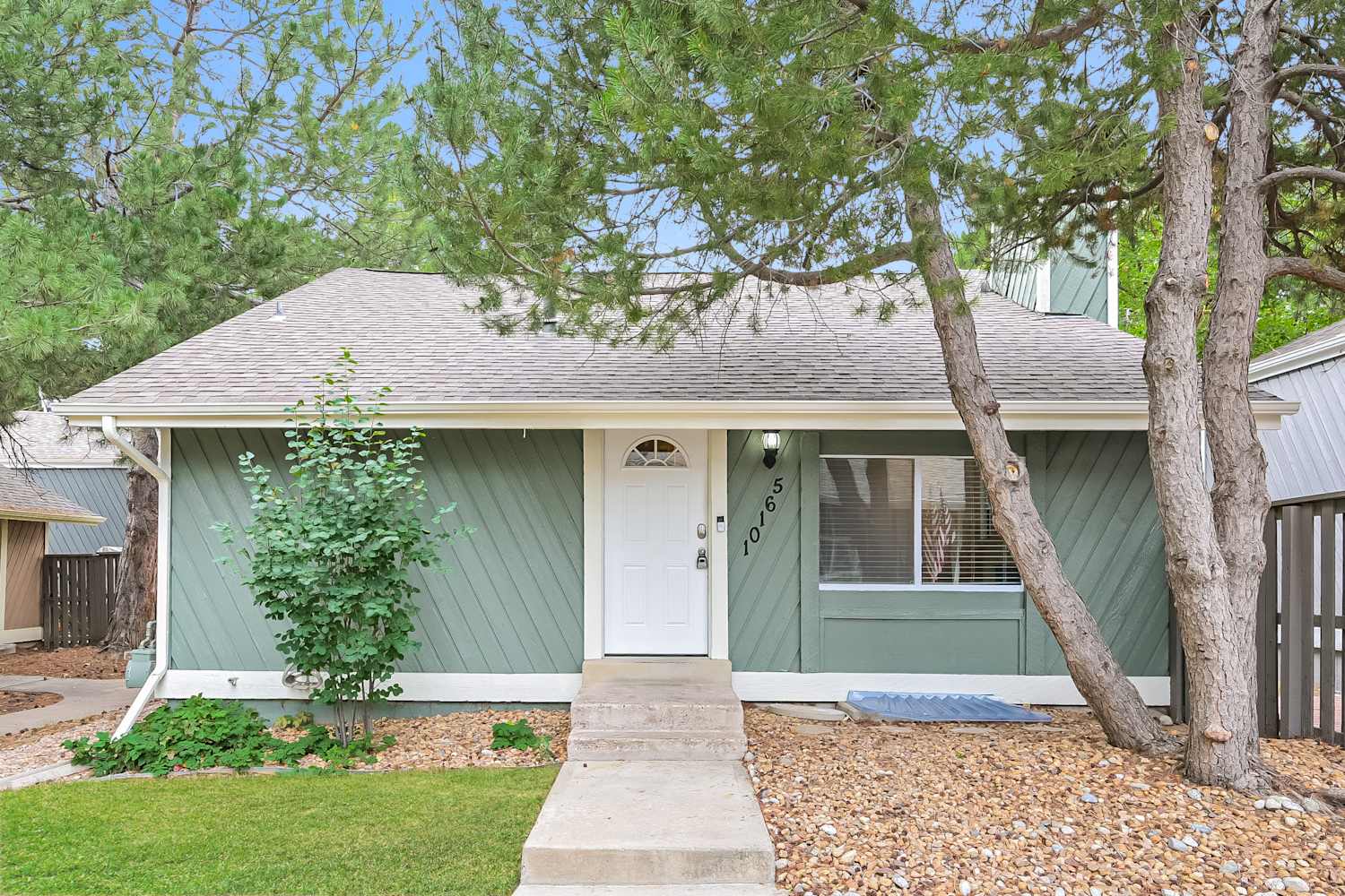 Front of 10165 E Peakview Ave, Englewood, CO