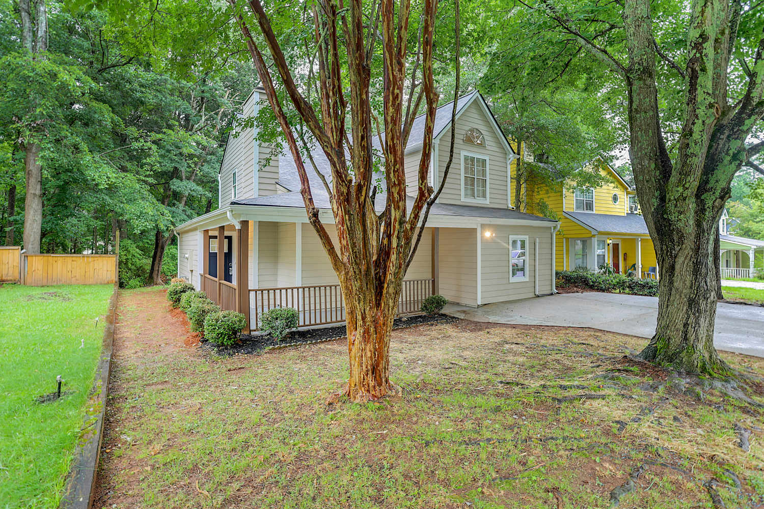 Front of 1018 Autumn Crest Ct, Stone Mountain, GA