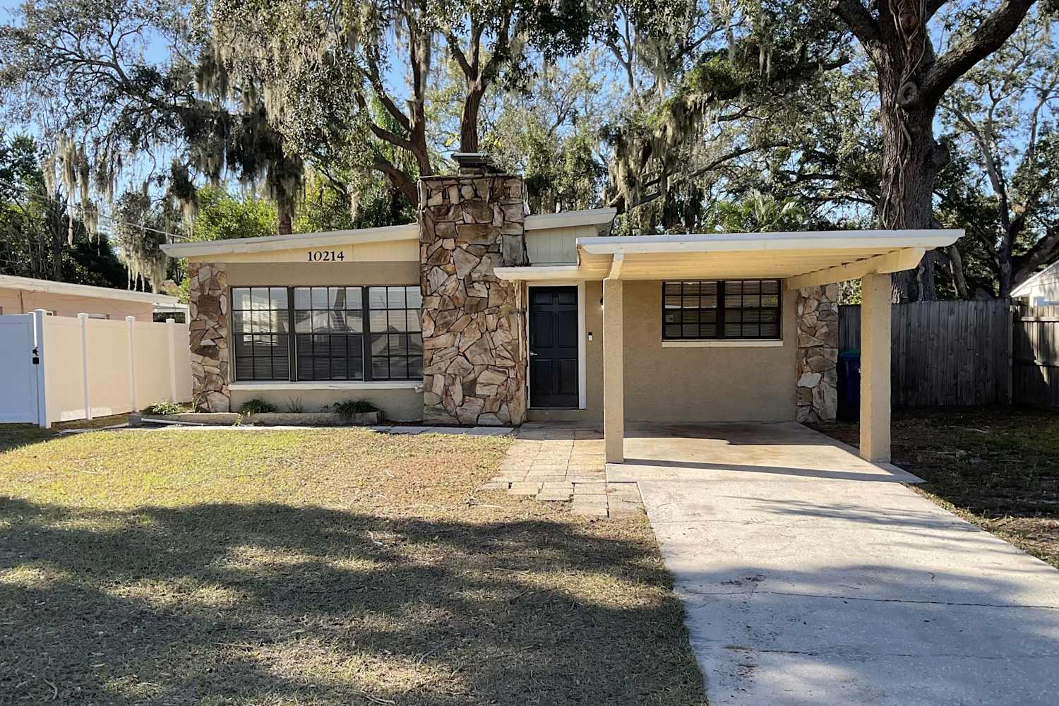 Front of 10214 N Boulevard, Tampa, FL