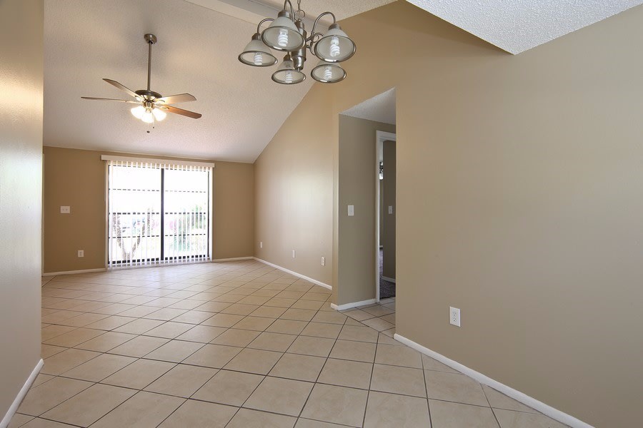 10220 Wilcox Ct, Tampa photo 8