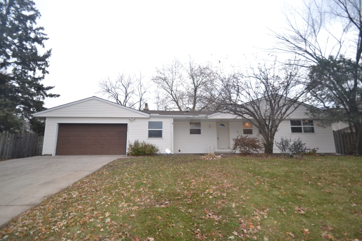 Front of 1030 Polk Pl, Columbia Heights, MN
