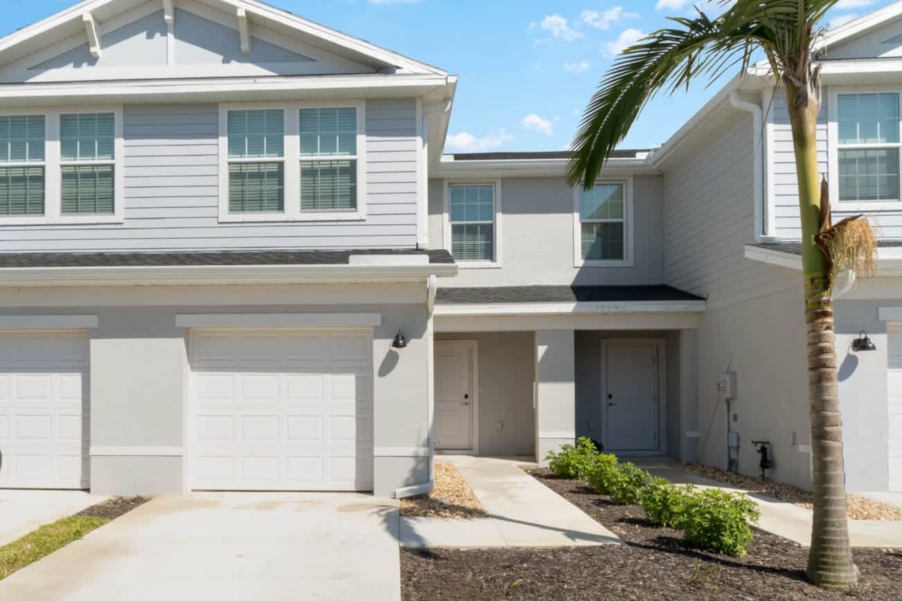 Front of 10366 Bradmore Rd #104, Fort Myers, FL