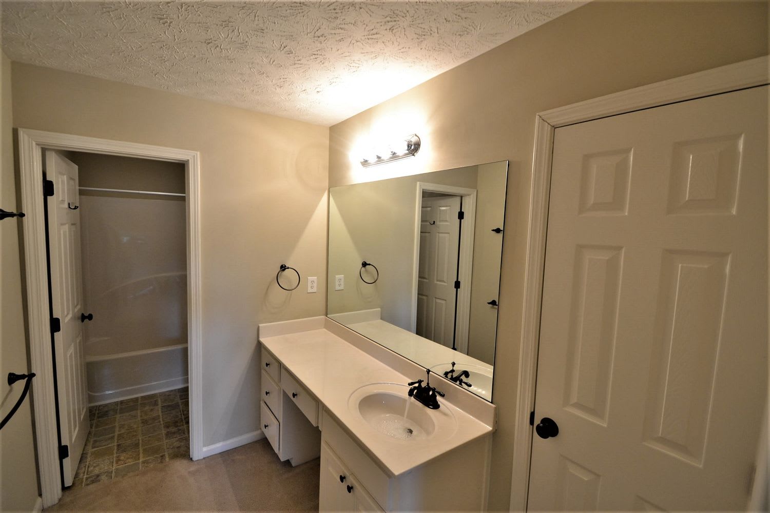 1038 Fountain Lakes Ct, Lawrenceville photo 8