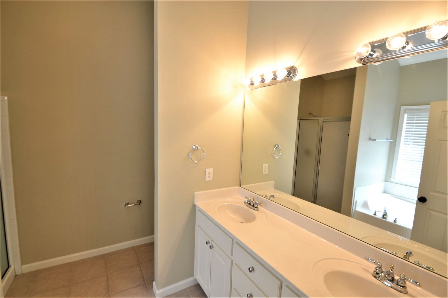 1038 Fountain Lakes Ct, Lawrenceville photo 7