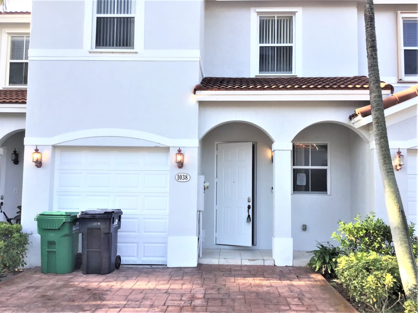 Front of 1038 NE 207th Ter, Miami, FL