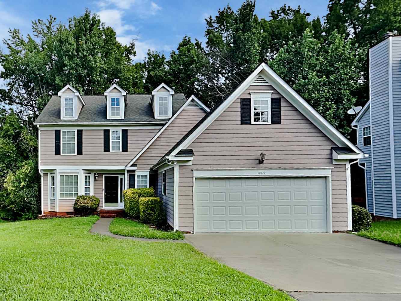 Front of 10419 Worsley Ln, Charlotte, NC