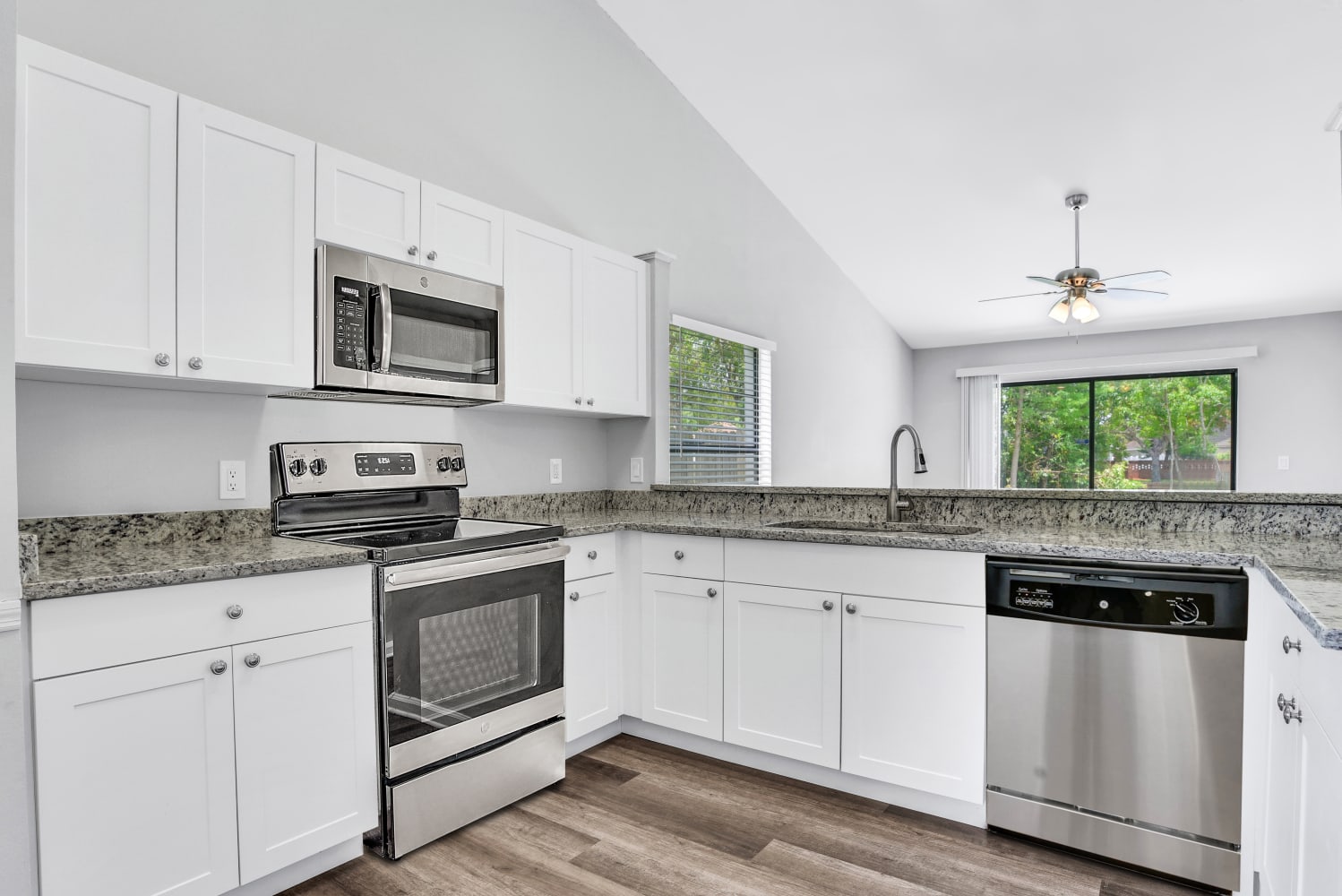 1042 Covington St, Oviedo photo 11