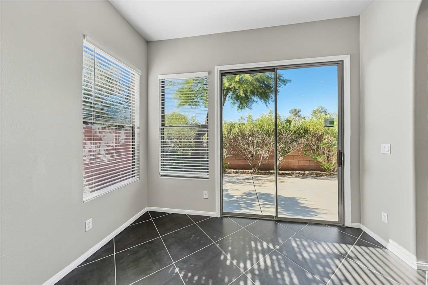 10463 Foggy Glen Avenue, Las Vegas photo 8