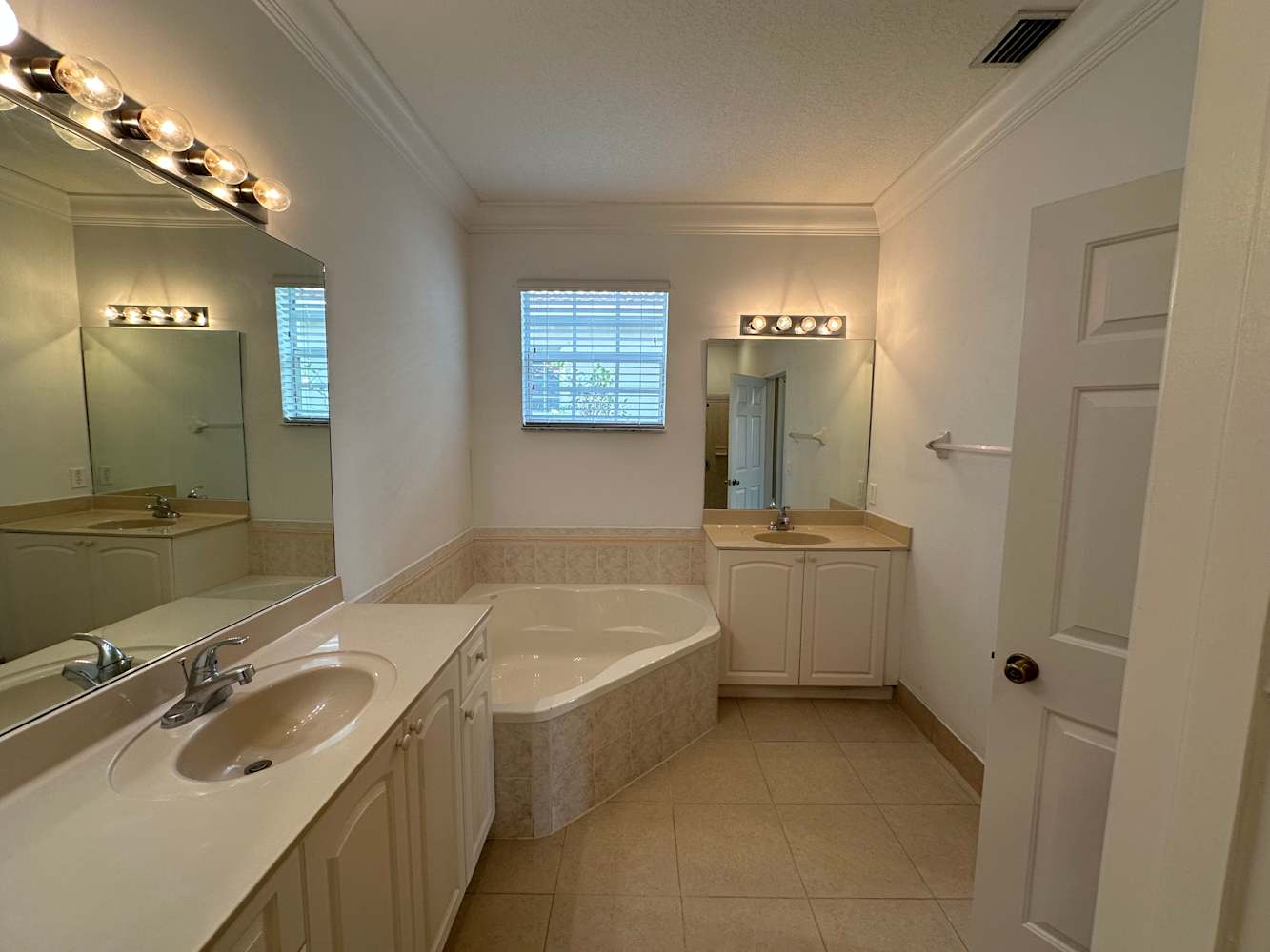 10469 Galleria St, Wellington photo 13