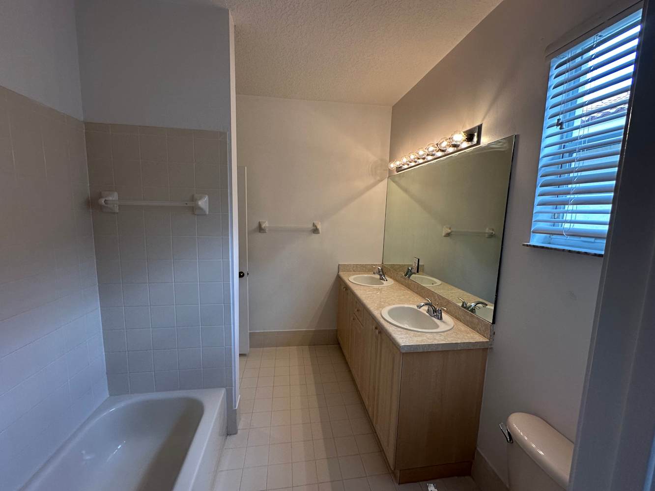 10469 Galleria St, Wellington photo 15