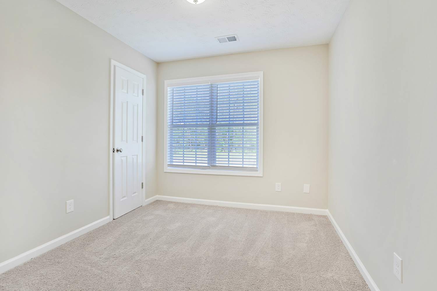 105 Valley View Dr, Covington photo 12