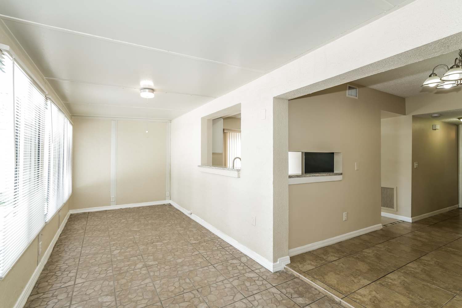 10507 Chadbourne Dr, Tampa photo 9