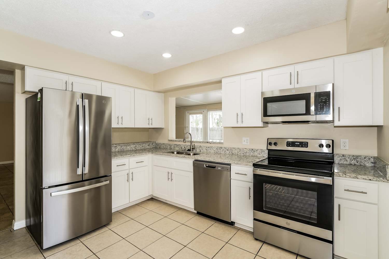 10507 Chadbourne Dr, Tampa photo 8