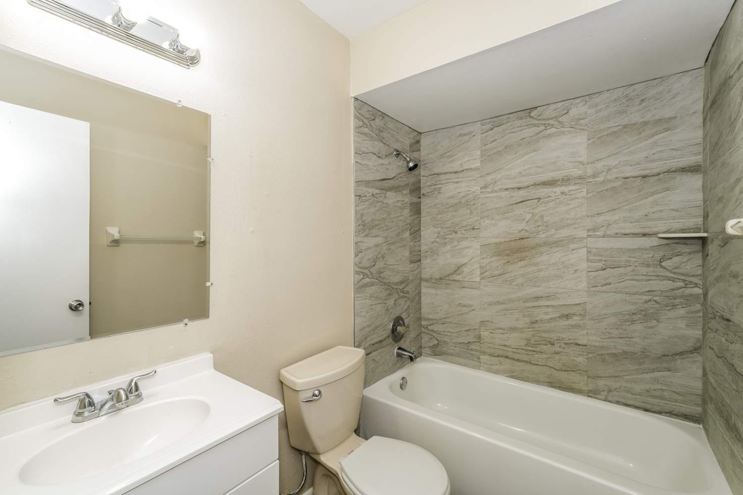 10507 Chadbourne Dr, Tampa photo 12