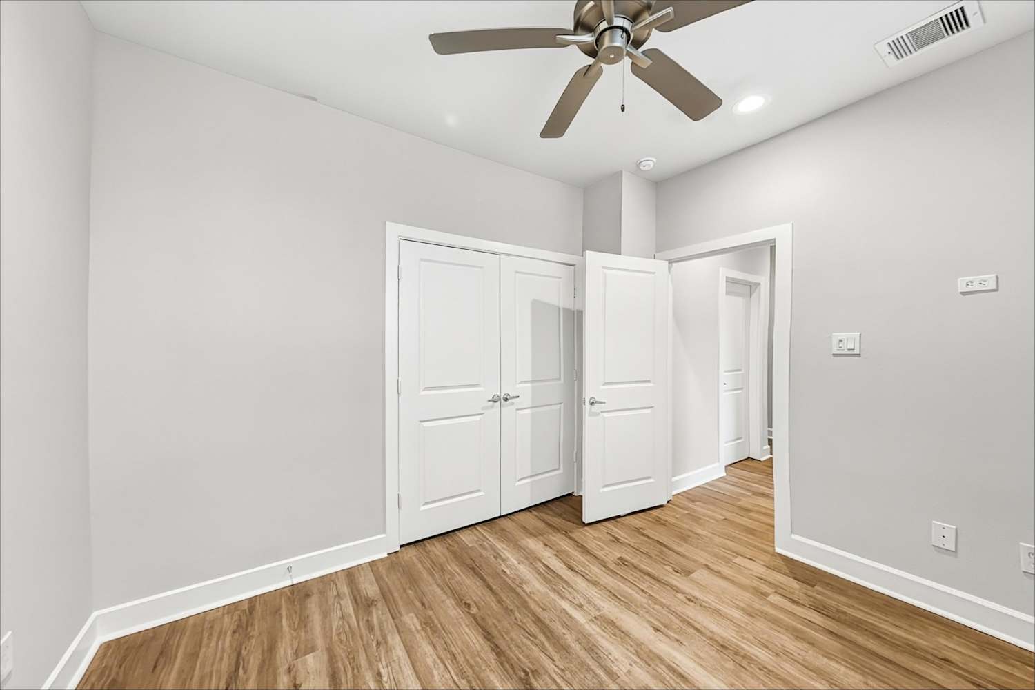 10507 Executive Lake Dr, Stafford photo 14