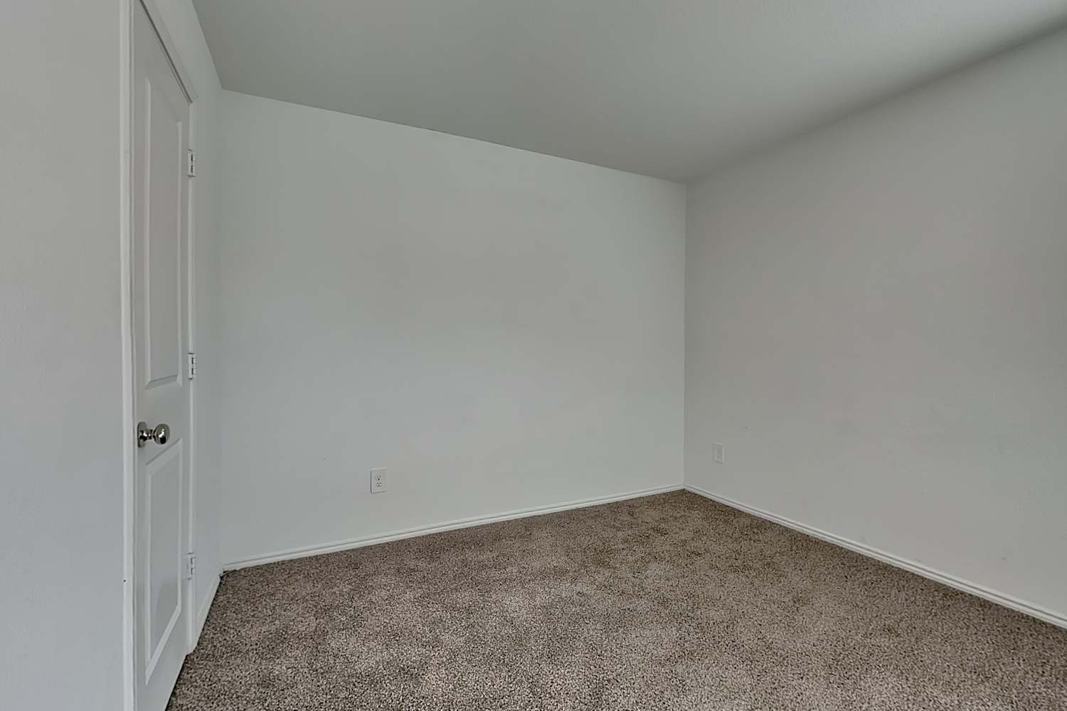 10527 Sewell Cir, Dallas photo 11