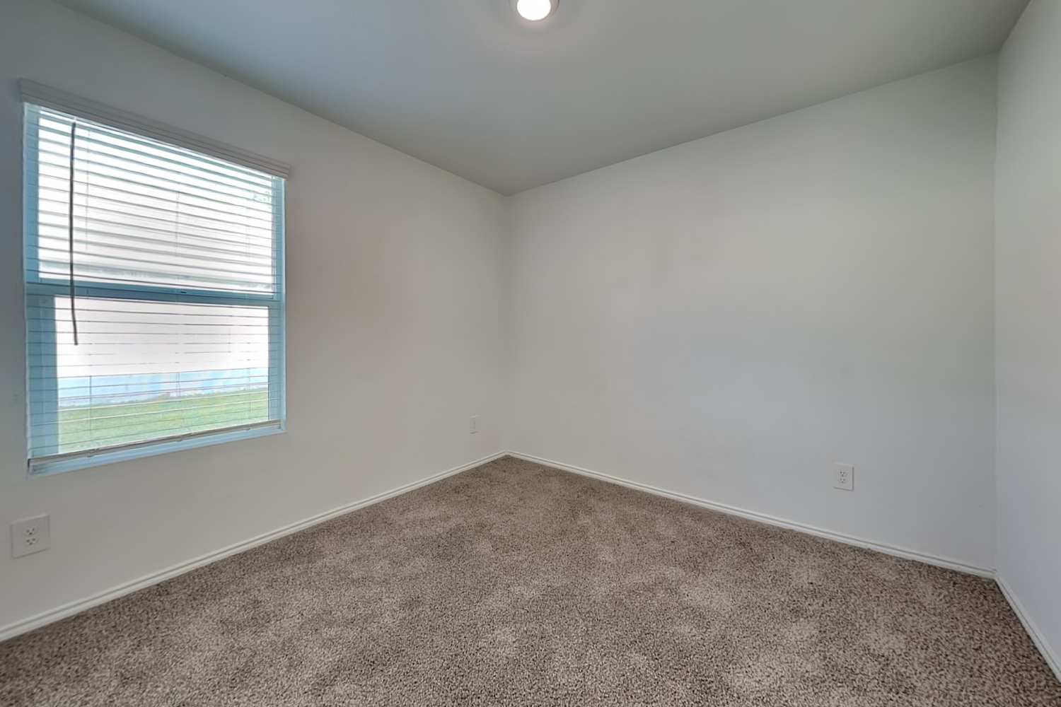 10527 Sewell Cir, Dallas photo 13