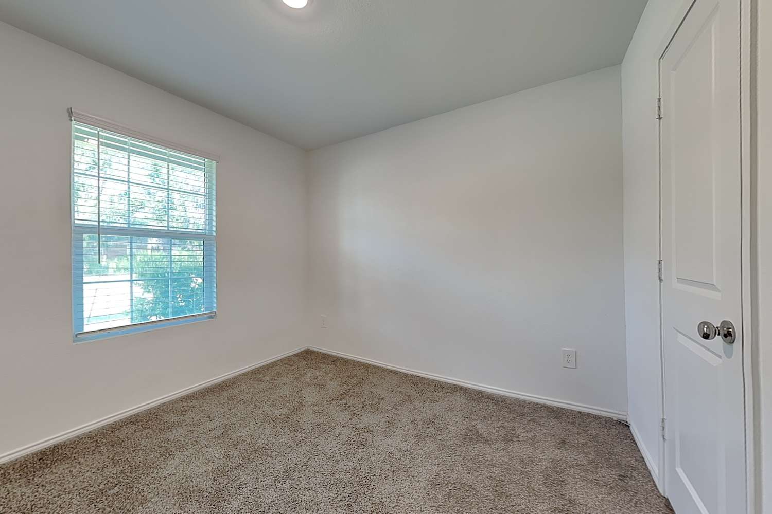 10527 Sewell Cir, Dallas photo 15