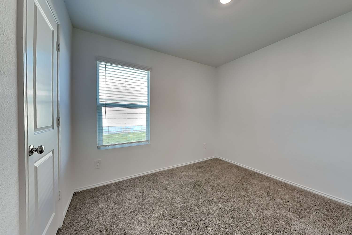 10527 Sewell Cir, Dallas photo 12