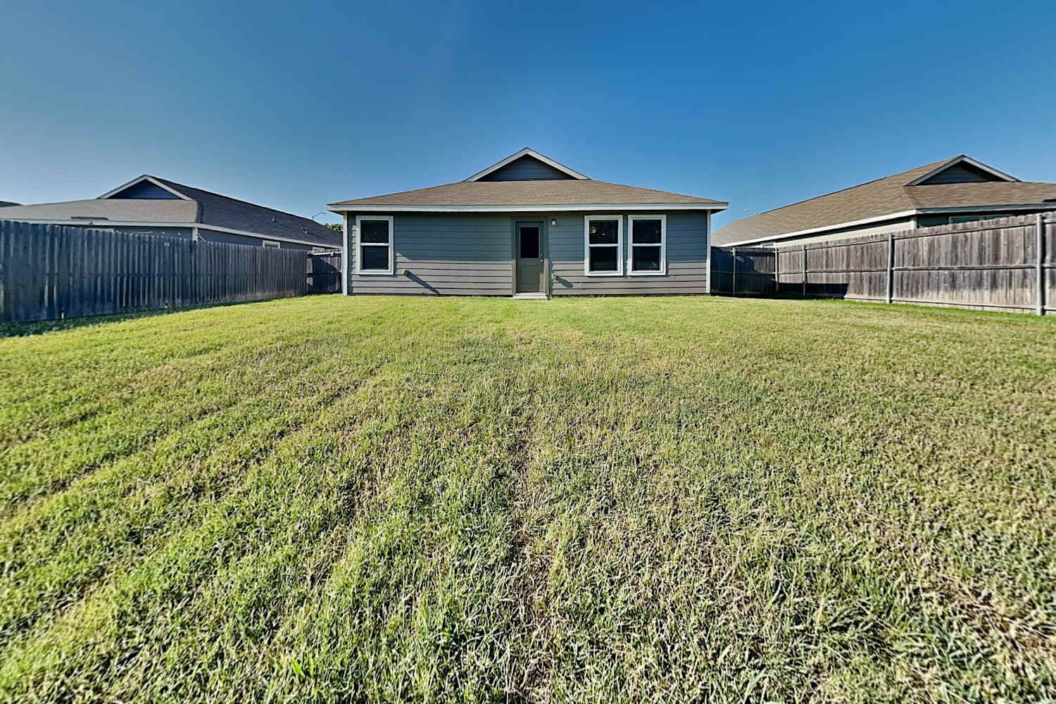 10527 Sewell Cir, Dallas photo 17