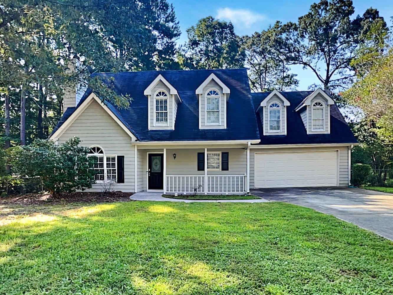 Front of 1055 Burning Bush Dr, Loganville, GA