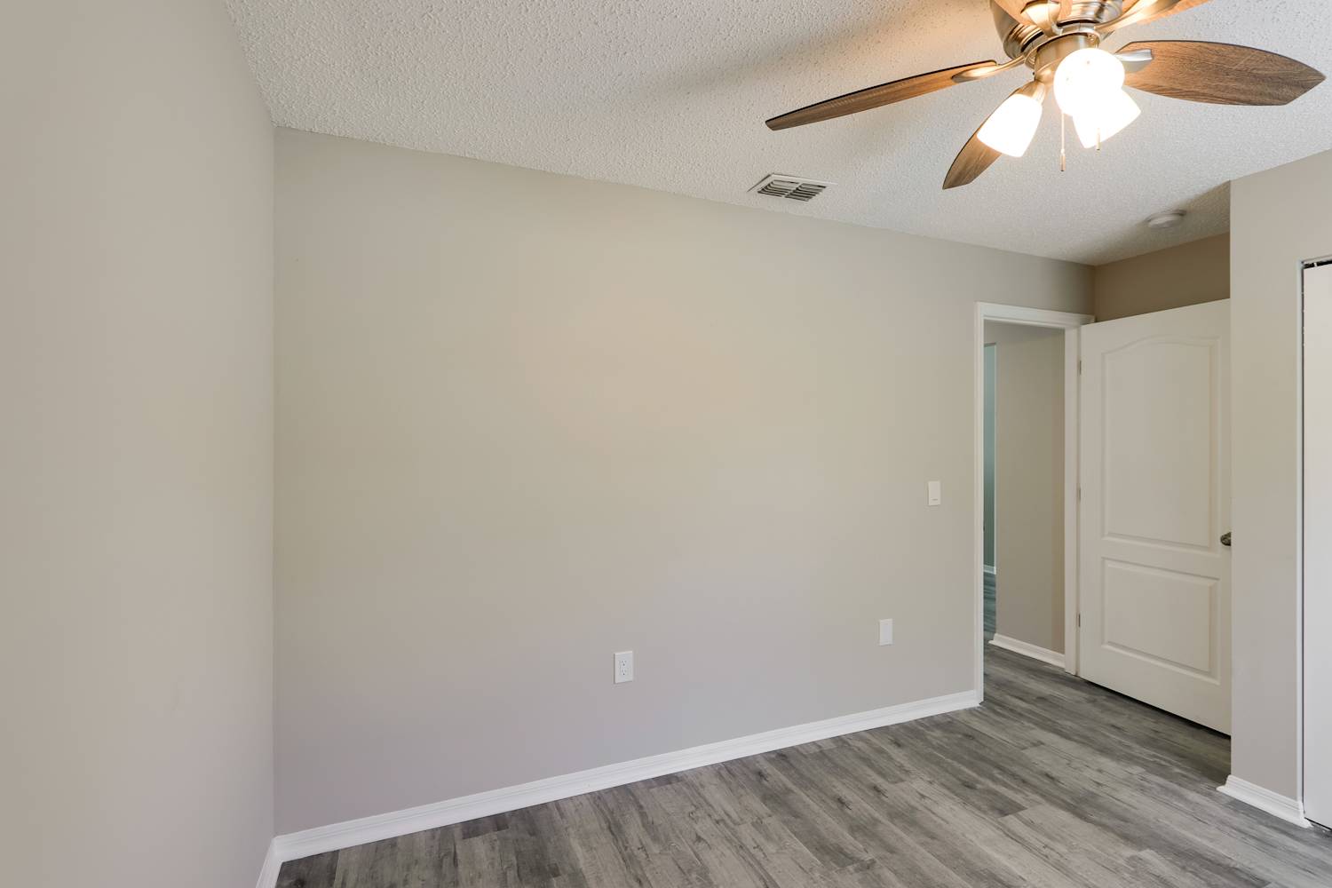 1056 Malletwood Dr, Brandon photo 14