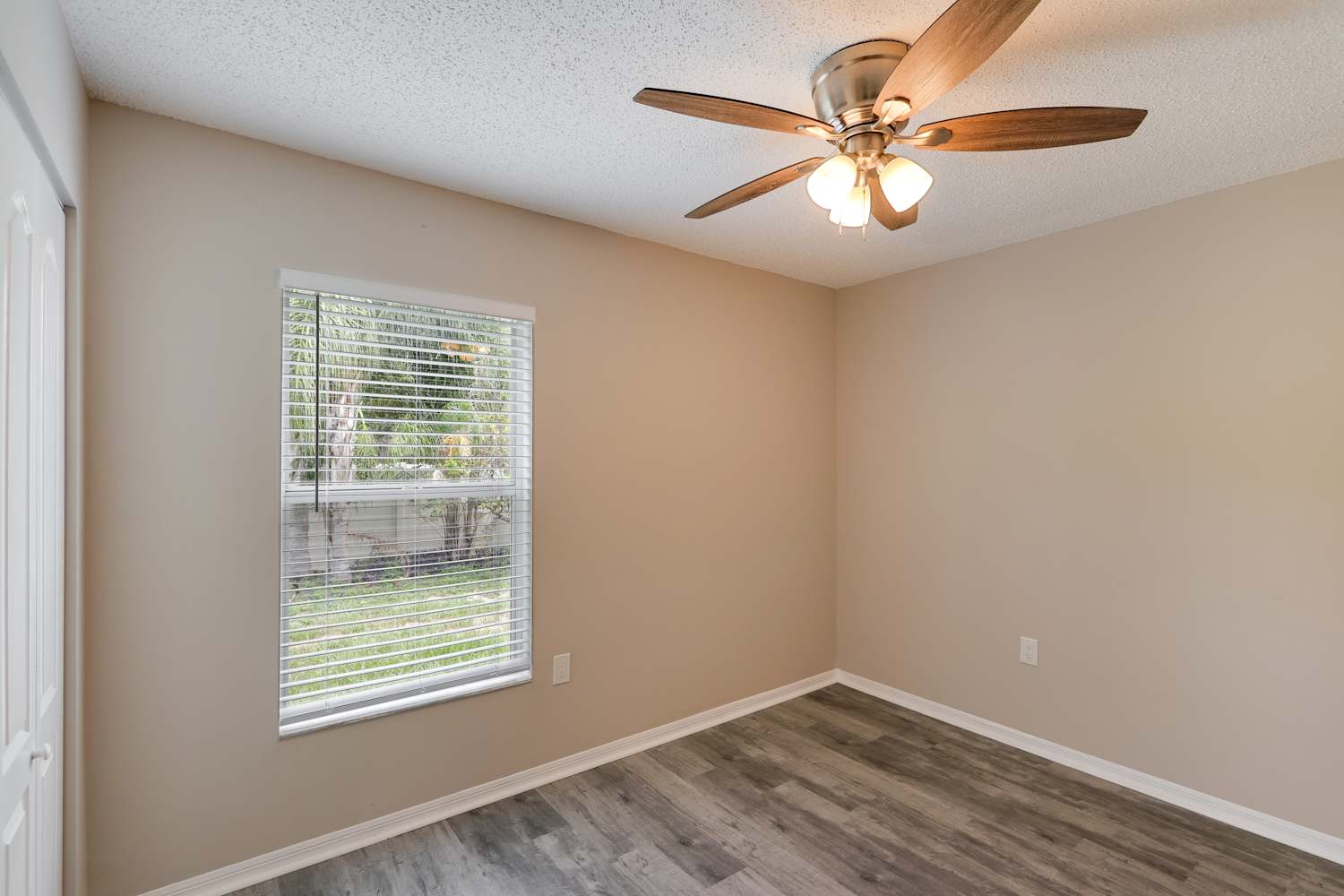 1056 Malletwood Dr, Brandon photo 13
