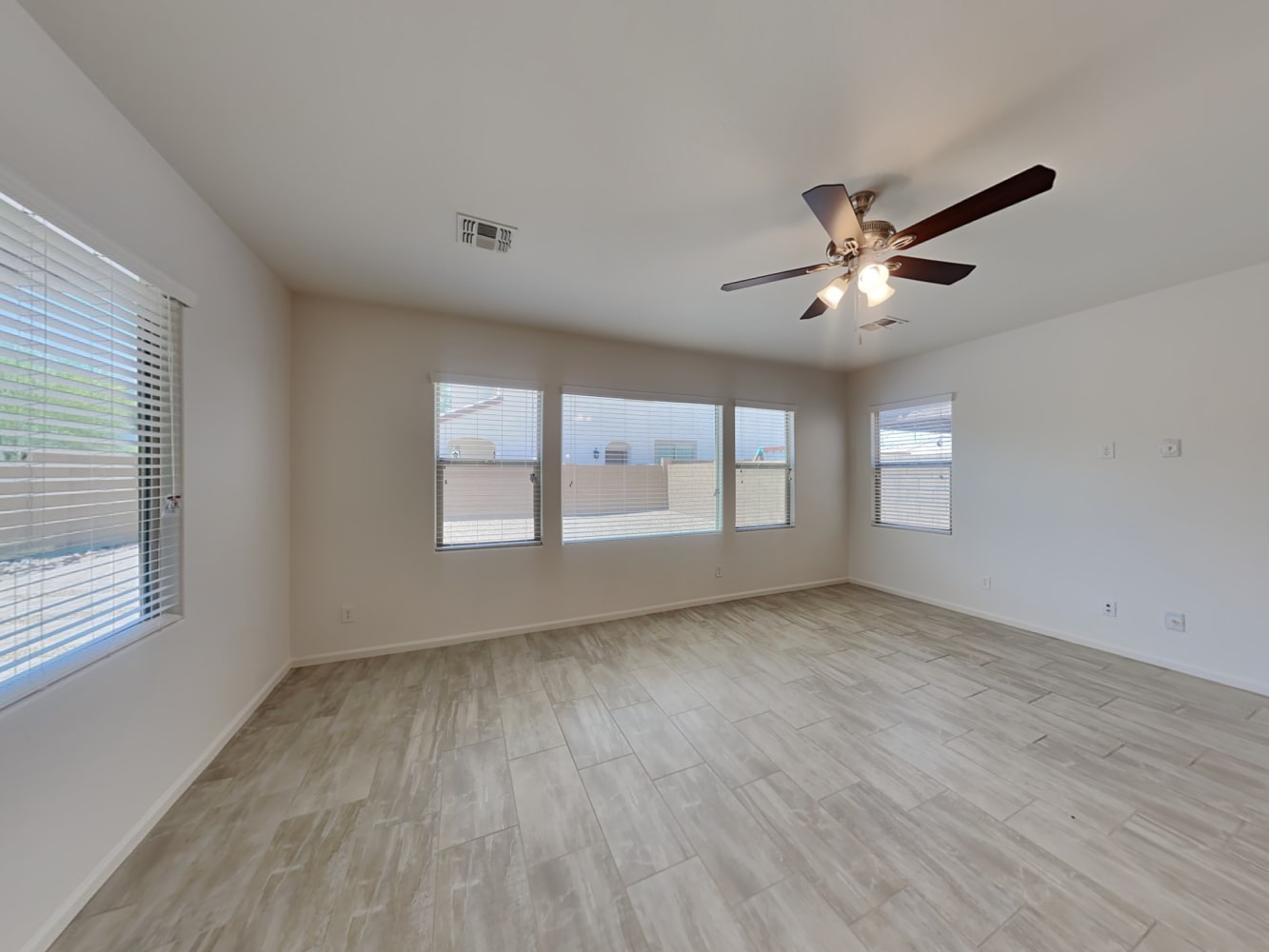 1056 S 200th Ln, Buckeye photo 4