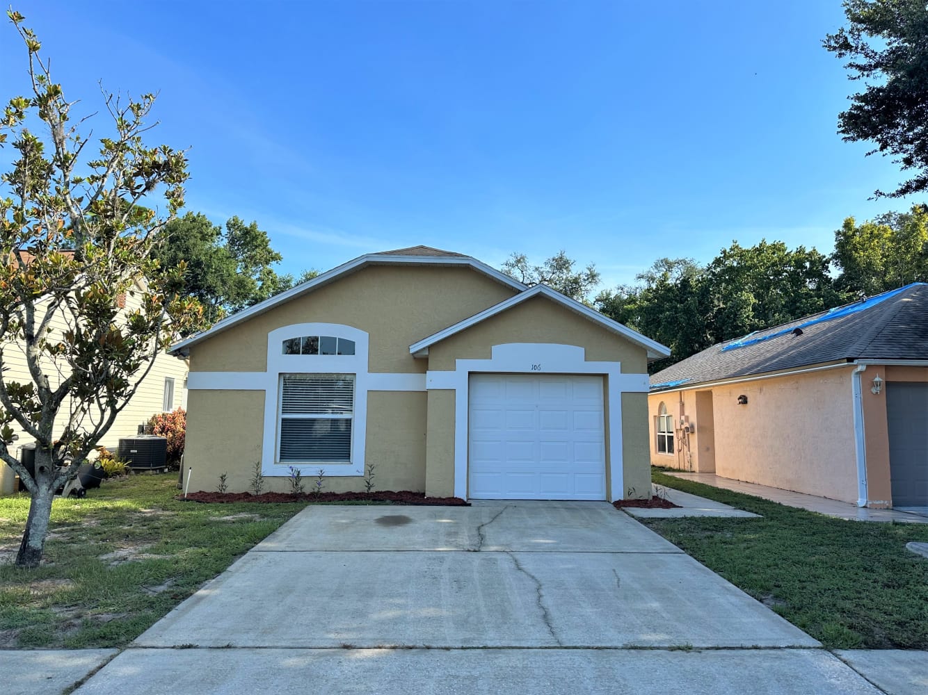 Front of 106 Pamala Ct, Sanford, FL