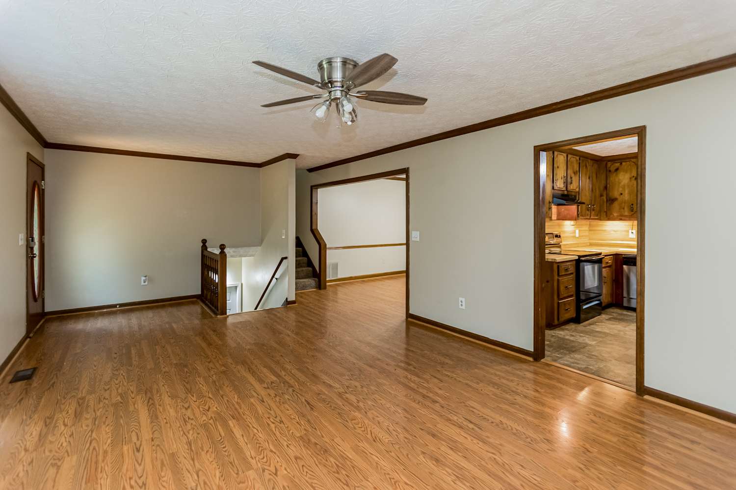 106 Remington Ct, Woodstock photo 6