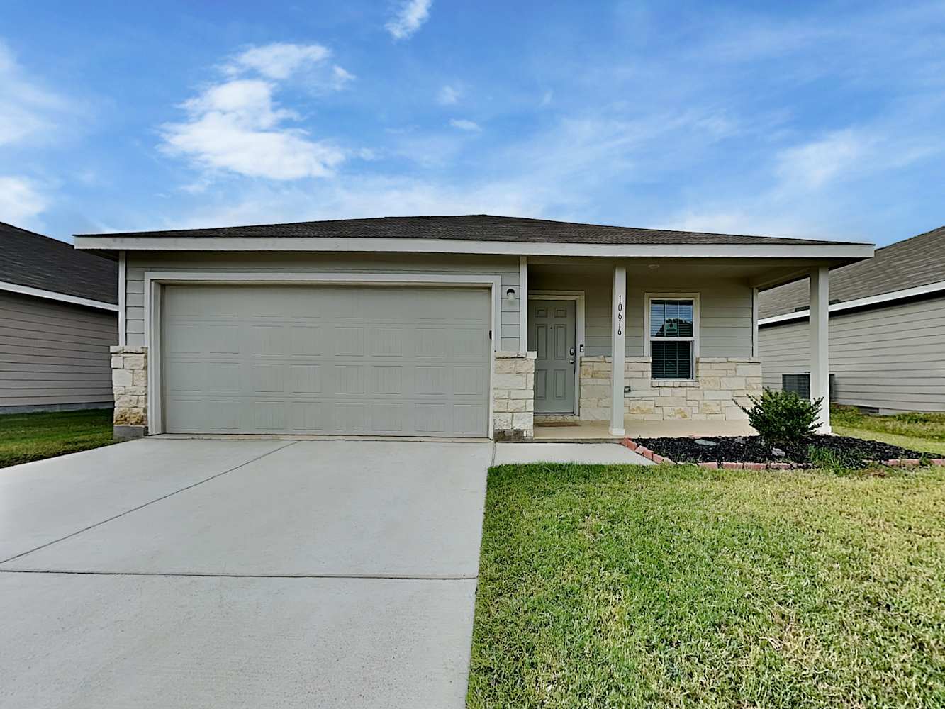 Front of 10616 Sewell Cir, Dallas, TX