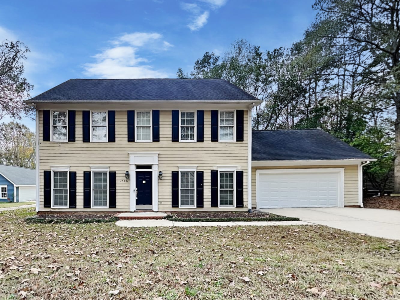 Front of 10621 Northwoods Forest Dr, Charlotte, NC