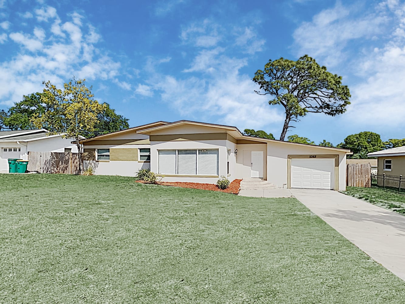 1063 Indian Rocks Rd S, Largo photo 1