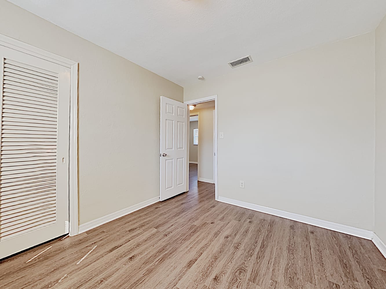 1063 Indian Rocks Rd S, Largo photo 11