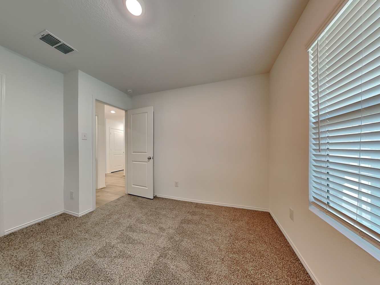10637 Sewell Cir, Dallas photo 12