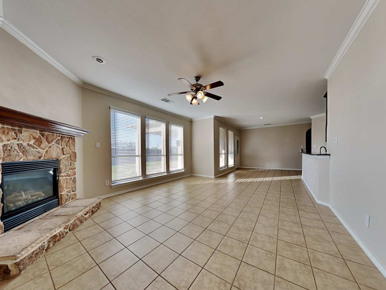 10645 Devinstone Dr, Fort Worth photo 6