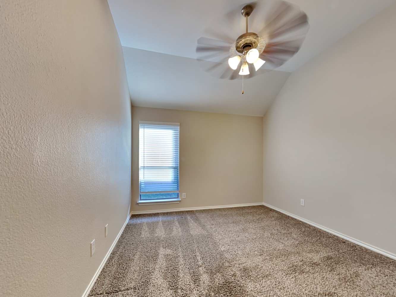 10645 Devinstone Dr, Fort Worth photo 14