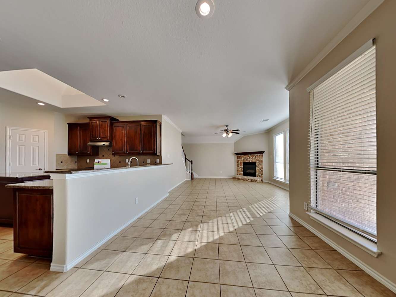 10645 Devinstone Dr, Fort Worth photo 7