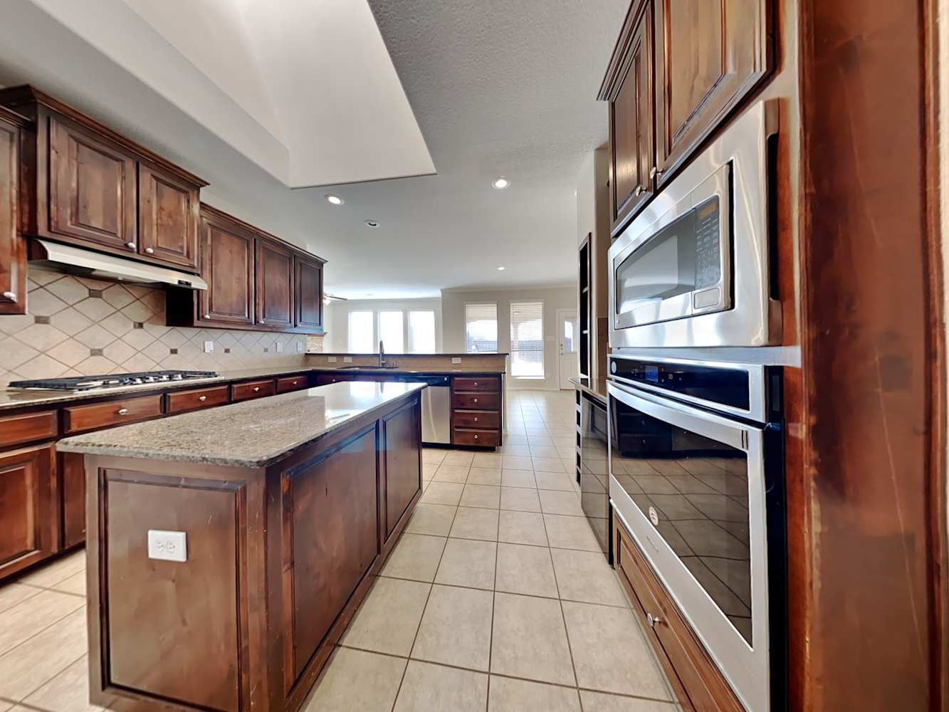 10645 Devinstone Dr, Fort Worth photo 8