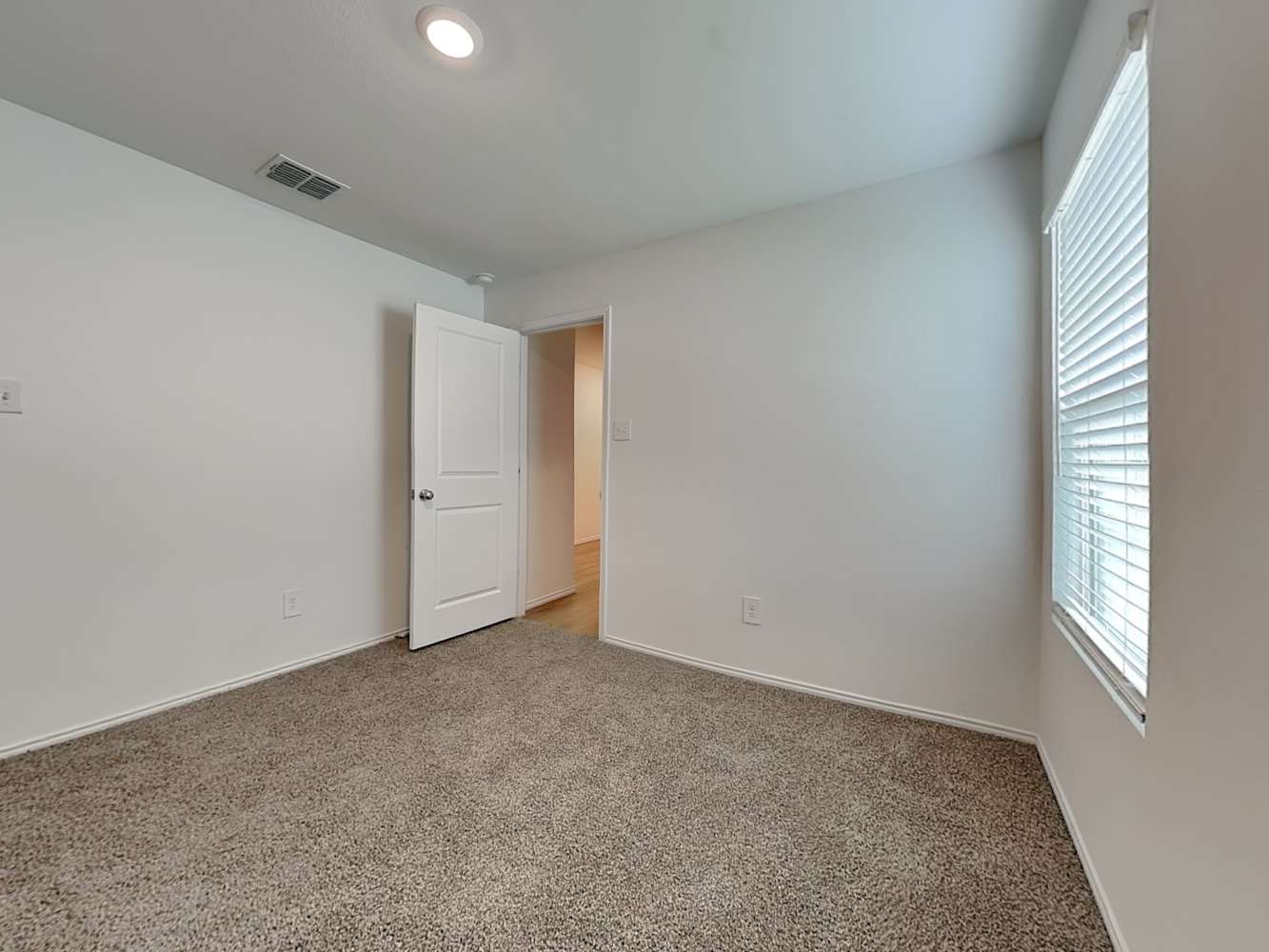 10645 Sewell Cir, Dallas photo 14