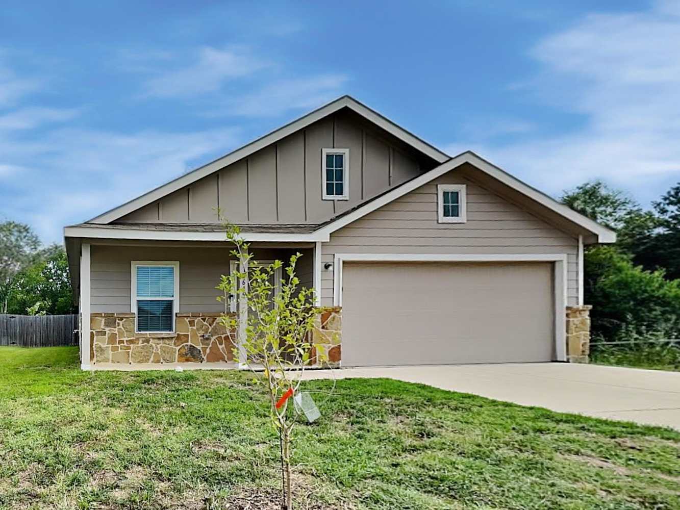 10645 Sewell Cir, Dallas photo 1