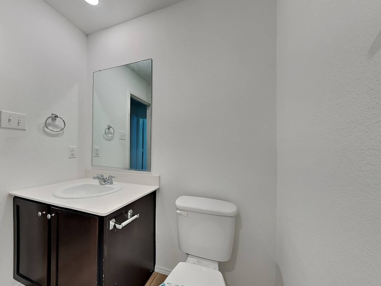 10645 Sewell Cir, Dallas photo 16