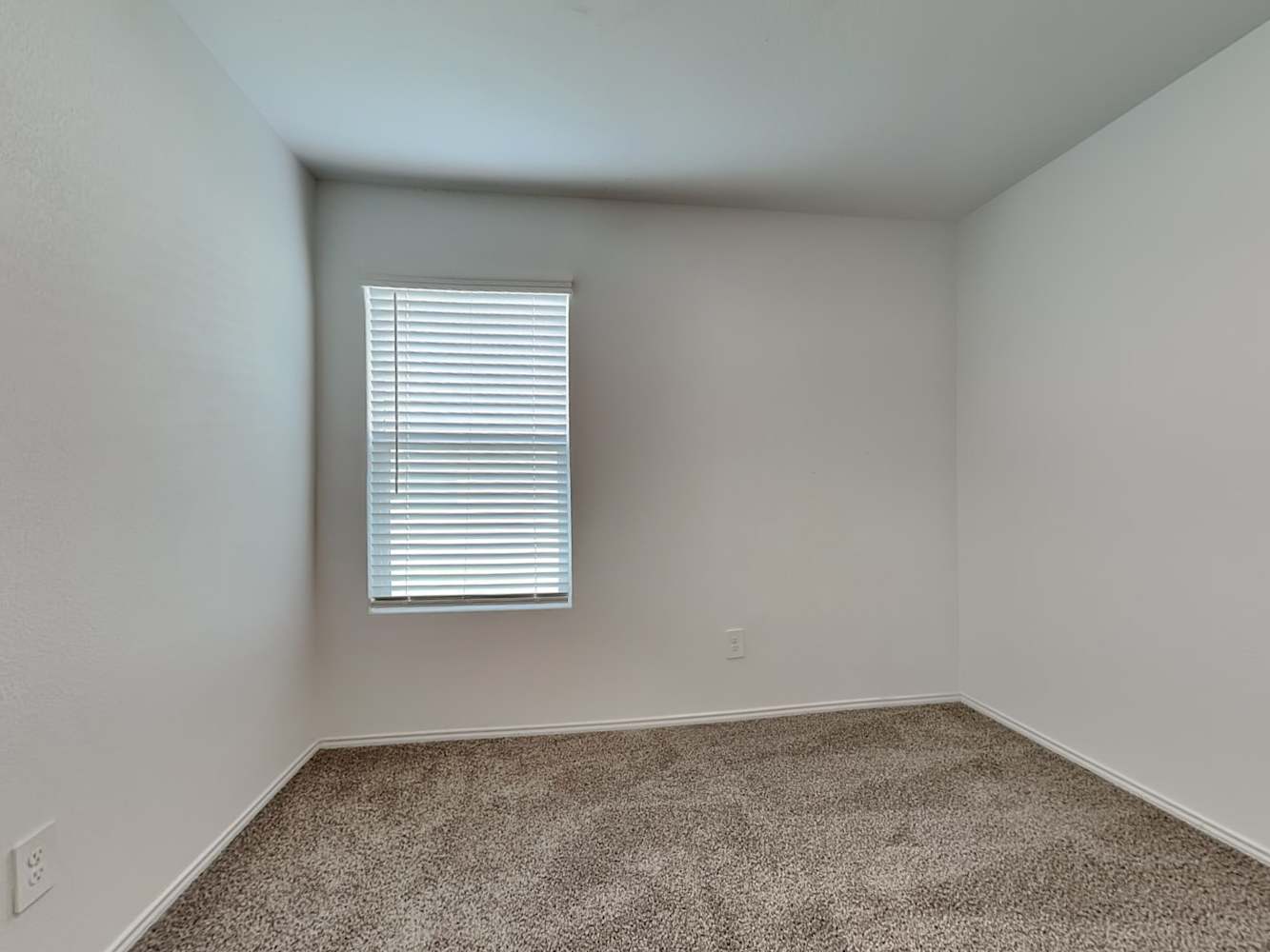 10645 Sewell Cir, Dallas photo 12