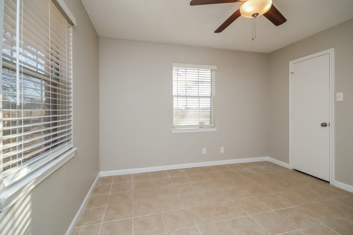 107 Lincoln, Terrell photo 11