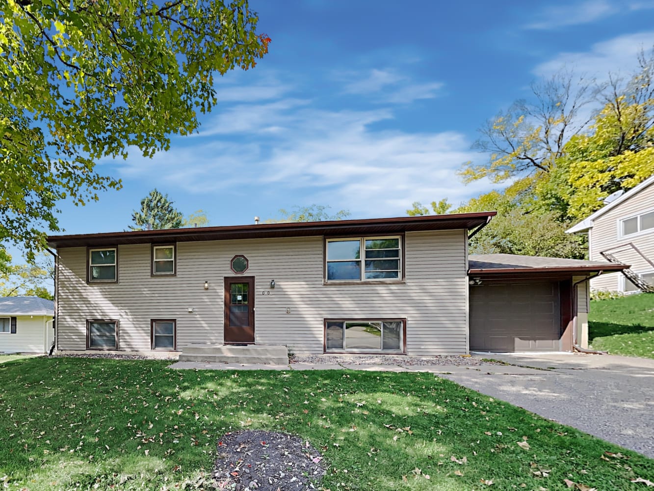 10706 Yosemite Rd, Bloomington photo 1